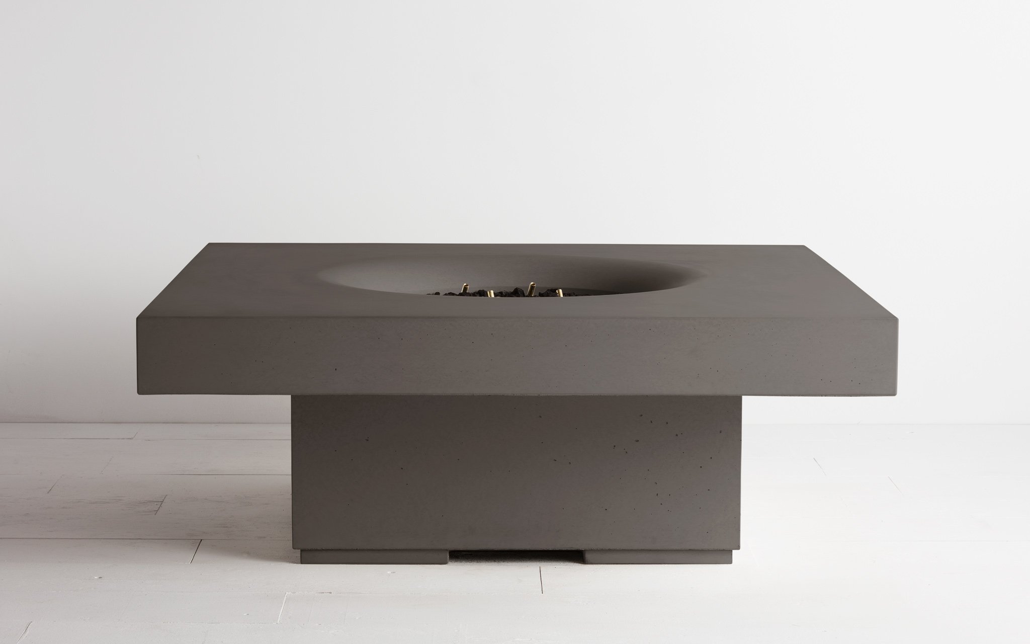 Solus Halo elevated gas fire pit