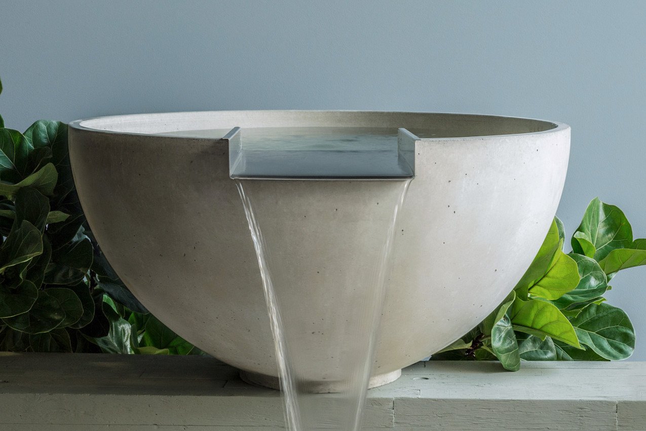 Solus scupper contemporary concrete water feature