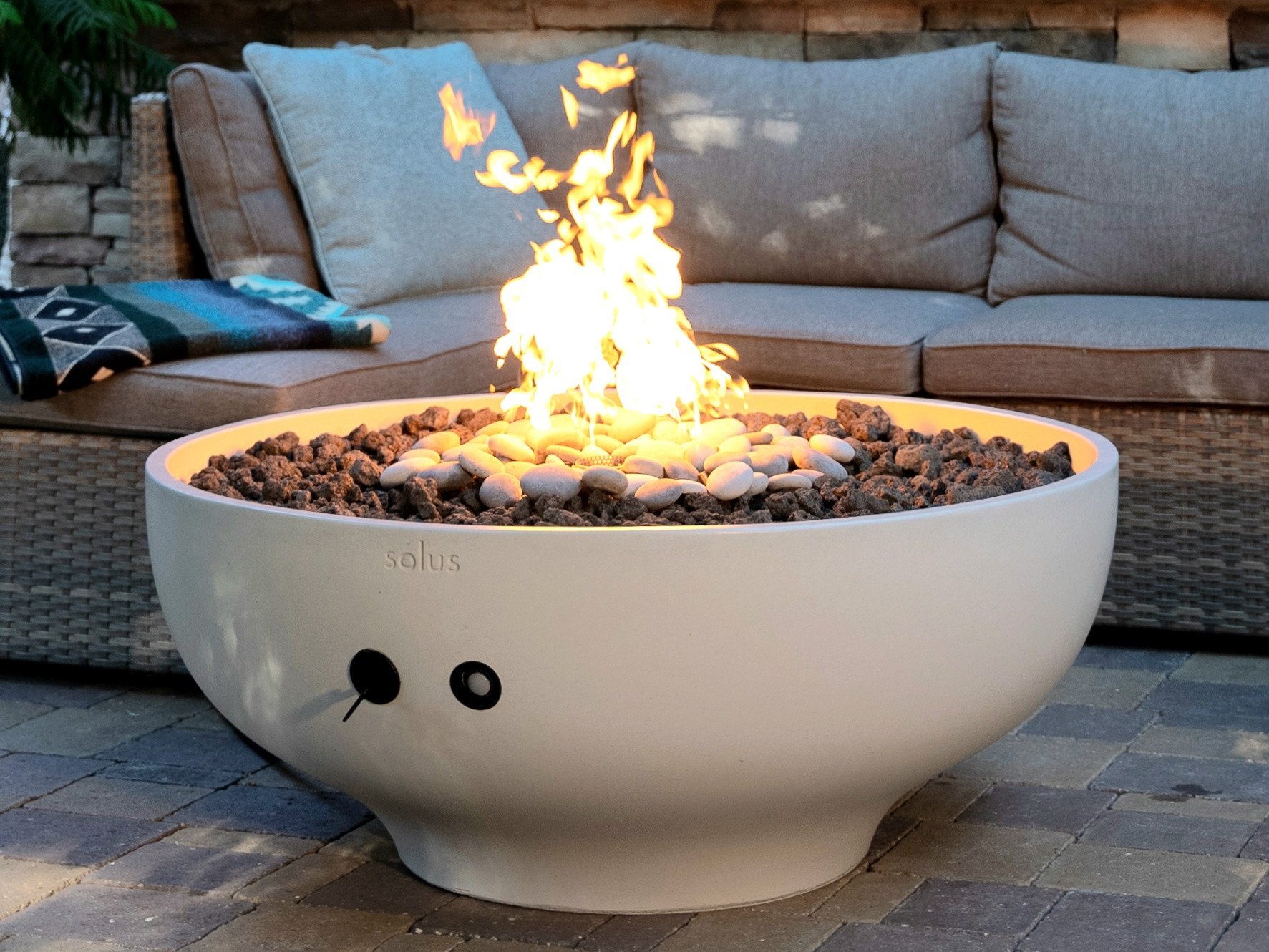 Luna, modern gas fire pit/fire bowl