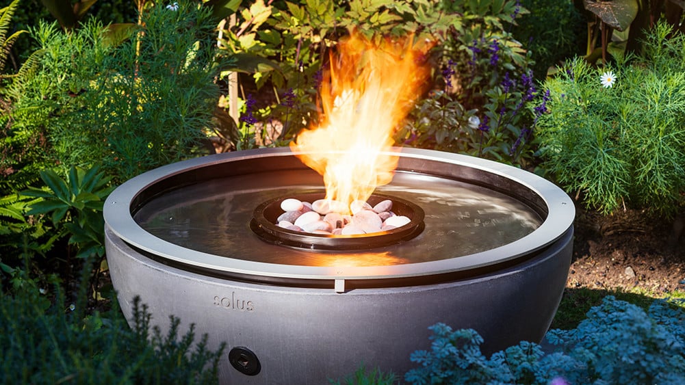 8 Ideas for igniting backyard brilliance with modern fire pits