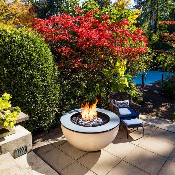 8 Ideas for igniting backyard brilliance with modern fire pits
