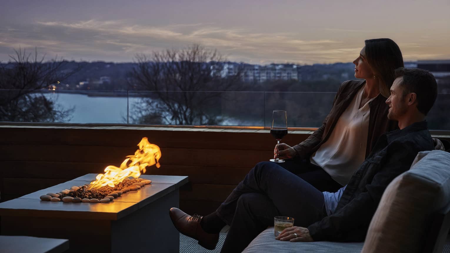 Integrating Gas Fire Features into Modern Outdoor Spaces