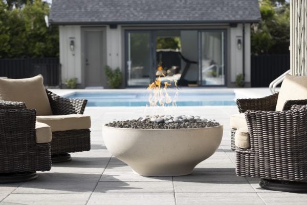 Calhoun - RES - PRO - LUNA 42 - LN - Poolside - Lit